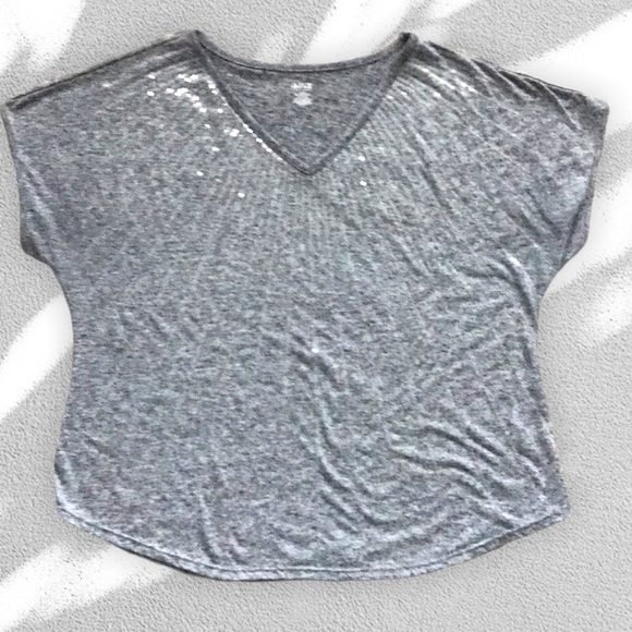a.n.a Heather Gray Cap sleeve v-neckT-shirt top sequins Size M Pretty Good used - Picture 4 of 9
